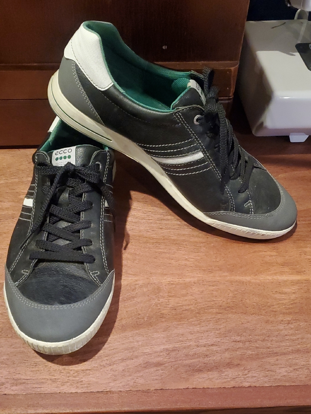 Ecco Men's Black and White Low-Top Sneakers with Green Lining Size 13